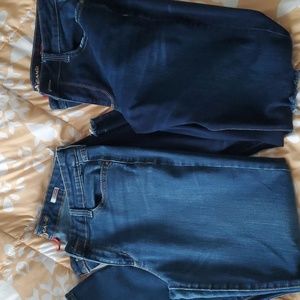 2 pairs of Arizona brand super skinny jeans